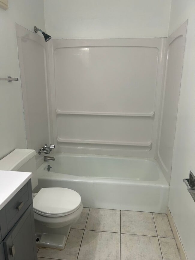 Building Photo - 4008 89th St