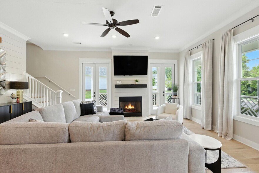 Building Photo - 143 Steepleview Dr