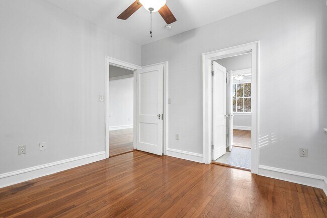 Building Photo - ADORABLE CONDO ON ARTHUR ASHE BOULEVARD