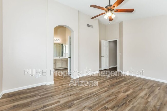 Building Photo - 624 W Douglas Ave