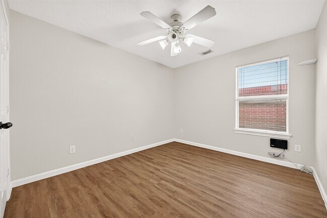 Building Photo - 5517 Autumn Ash Ln
