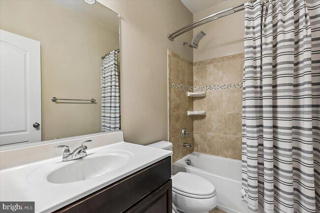 Building Photo - 402 Orchard Ridge Dr