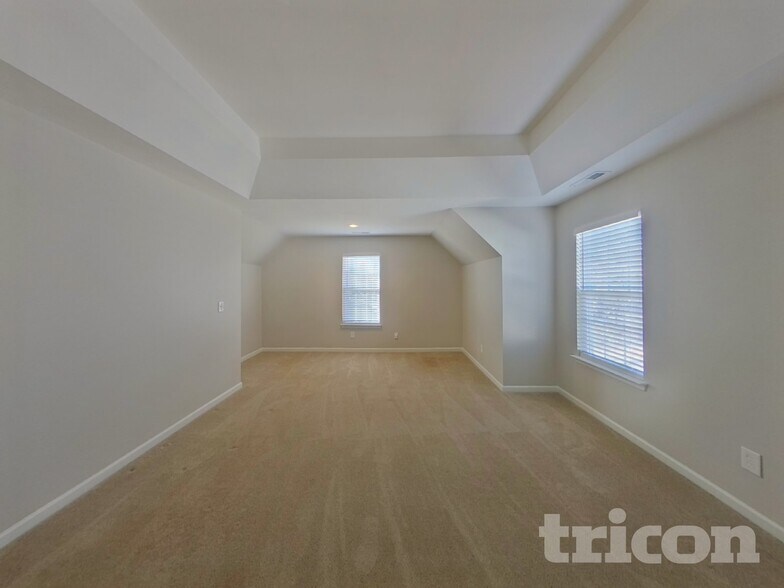 Building Photo - 1001 Southridge Dr