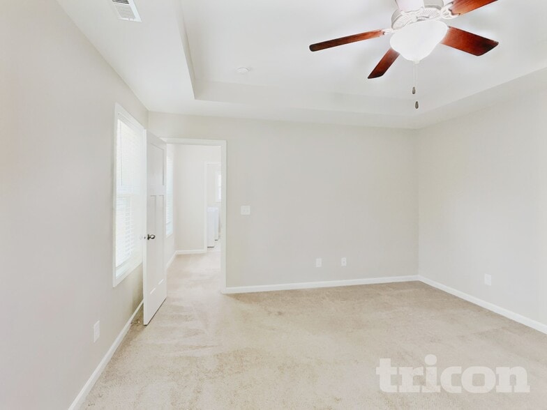 Building Photo - 877 Juno Dr