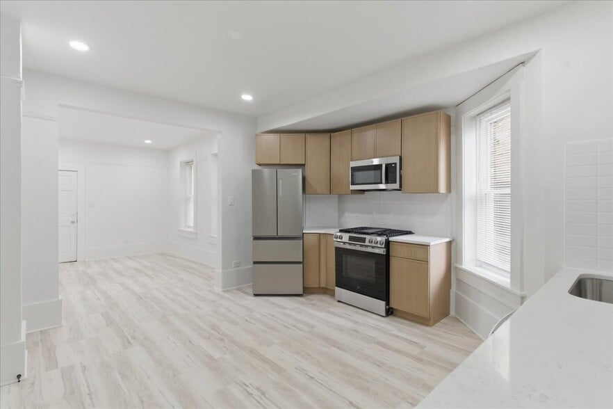 Building Photo - 2608 W Haddon Ave