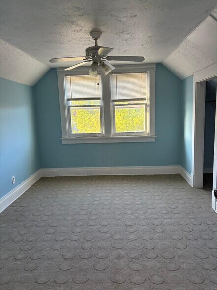 Building Photo - 87 Dempster St