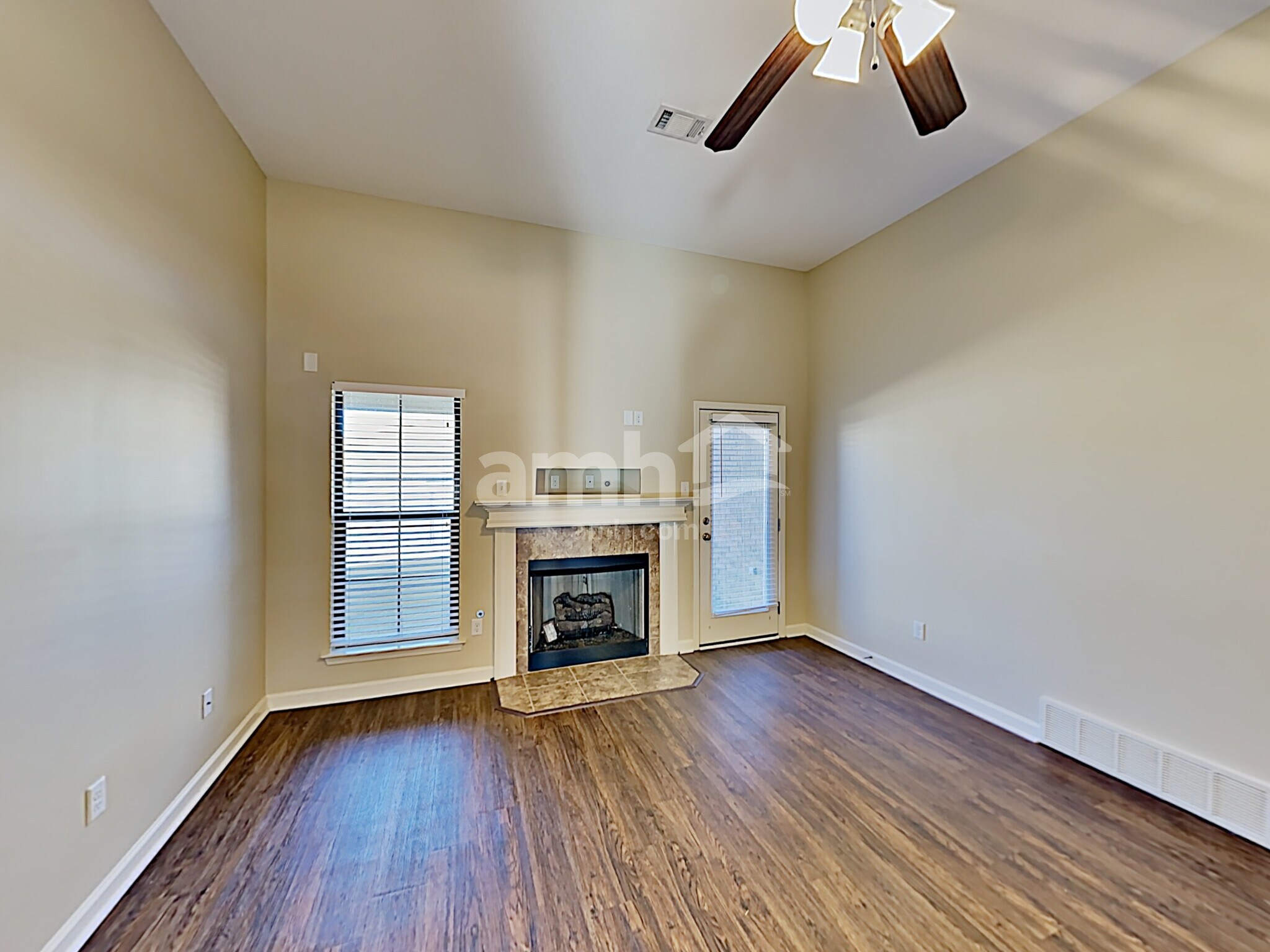 Building Photo - 8716 Nuthatch Ln