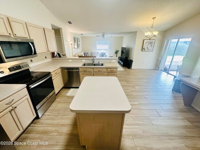 Building Photo - 1143 Egret Lake Way