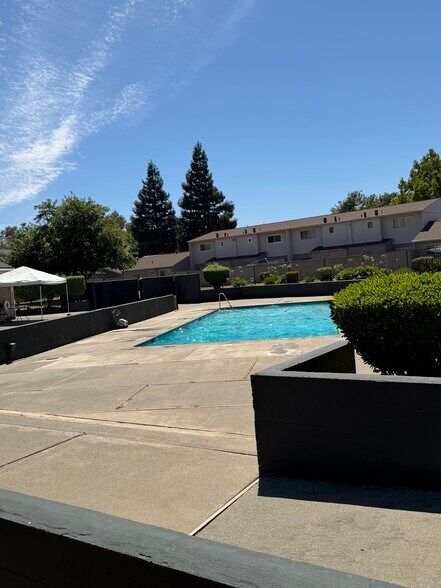 Building Photo - 85 El Toro Ct
