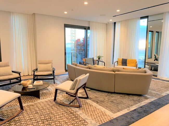 Building Photo - 'A'ali'i - Move In Fully Furnished Studio