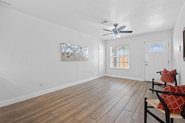 Building Photo - 6001 Jain Ln