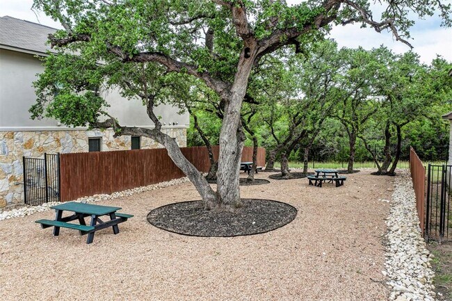 Building Photo - Cedar Park home in the Hill Country