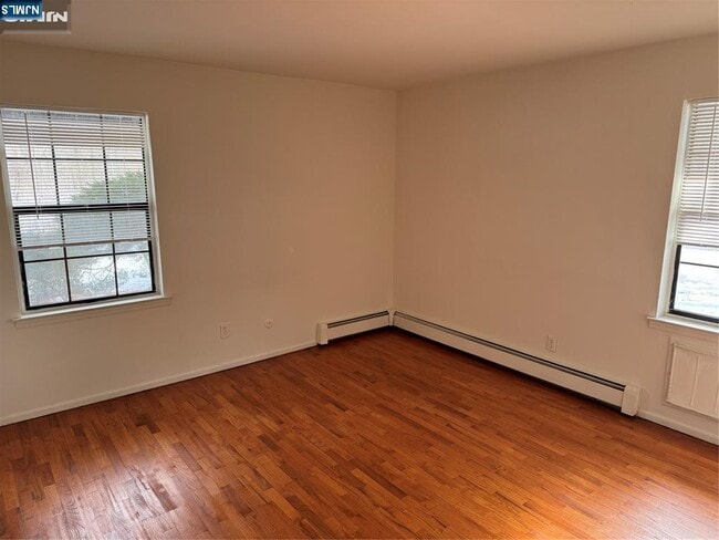 Building Photo - 252 Collignon Way