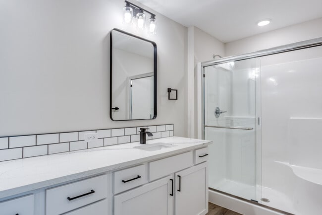 Building Photo - 8441 W 37th Ct N