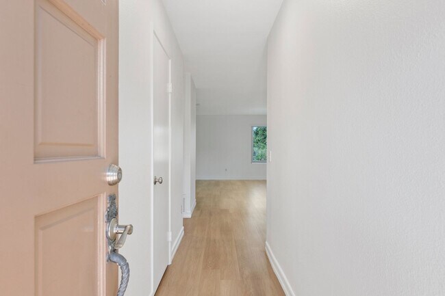 Building Photo - 16924 Caminito Santico