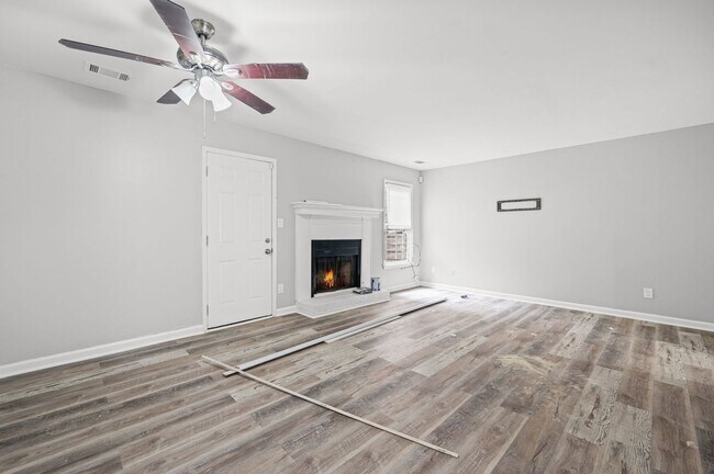 Building Photo - 8066 Woodlake Dr