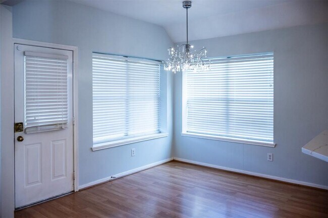 Building Photo - 16818 Benwick Dr