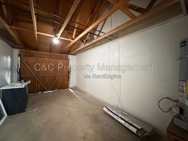 Building Photo - 21490 Bear Valley Rd