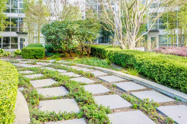 Building Photo - 200 Brannan St