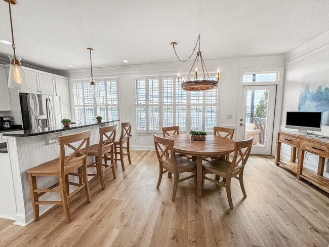 Building Photo - Fully Furnished Waterfront Elegance on Mai...