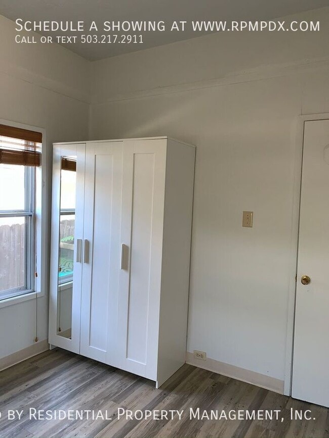 Building Photo - 5616 SE Mall St