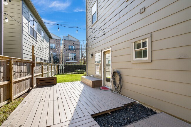 Building Photo - 1102 Patterson St