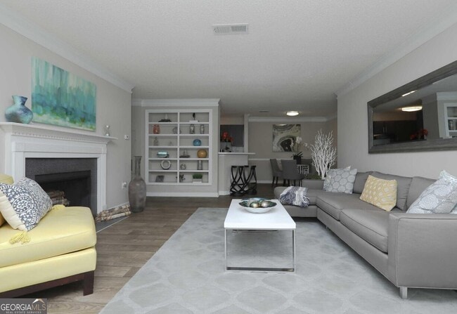 Building Photo - 9200 Roberts Dr