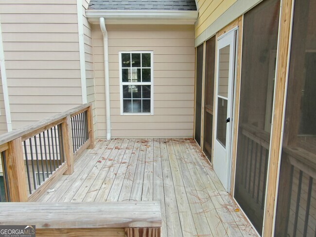 Building Photo - 4901 Planters Walk