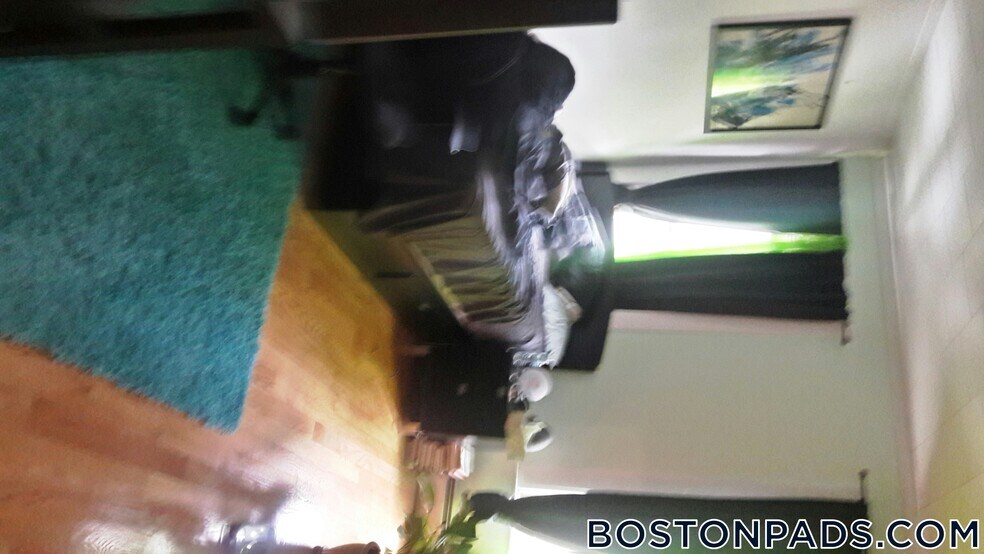 Building Photo - 35 Brookline St