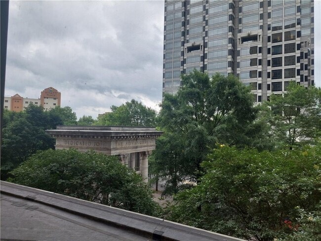 Building Photo - 300 W Peachtree St NW