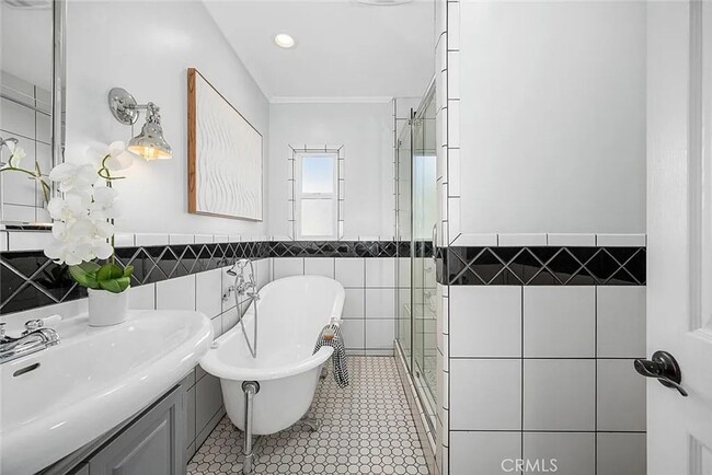 Building Photo - Molino