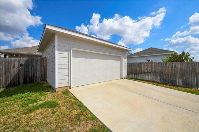 Building Photo - 206 Bent Creek Dr
