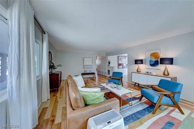 Building Photo - 1245 S 15th St