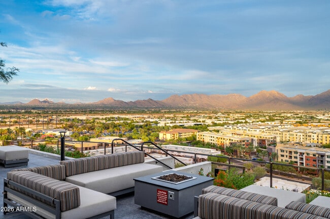 Building Photo - 7180 E Kierland Blvd