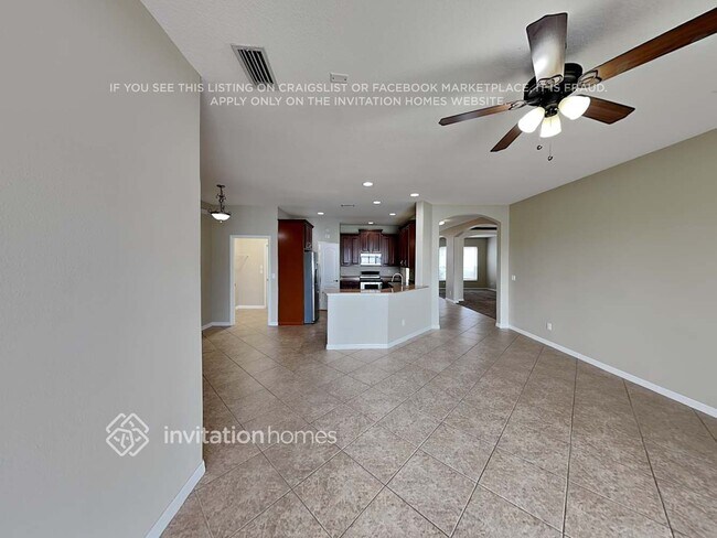 Building Photo - 3208 43rd Ave E