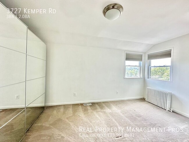 Building Photo - 3727 S Kemper Rd