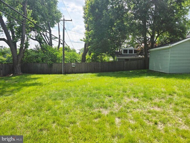 Building Photo - 4025 Chelmont Ln