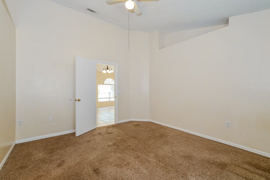 Building Photo - 12641 Parkbury Dr