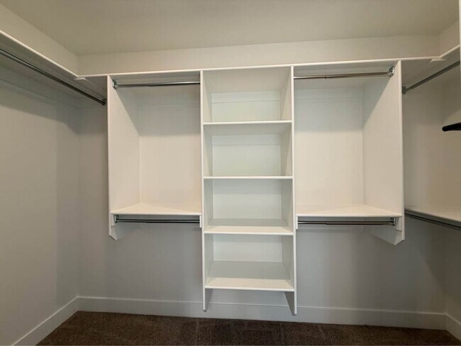 Building Photo - 3759 950 N