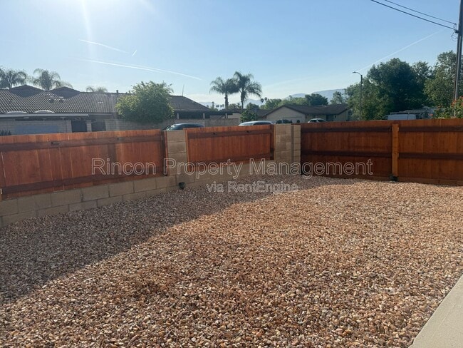 Building Photo - 607 Lemon Way