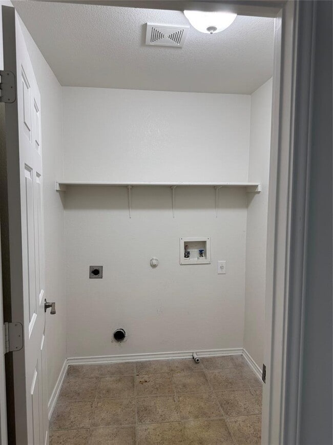 Building Photo - 5609 Viewpoint Dr