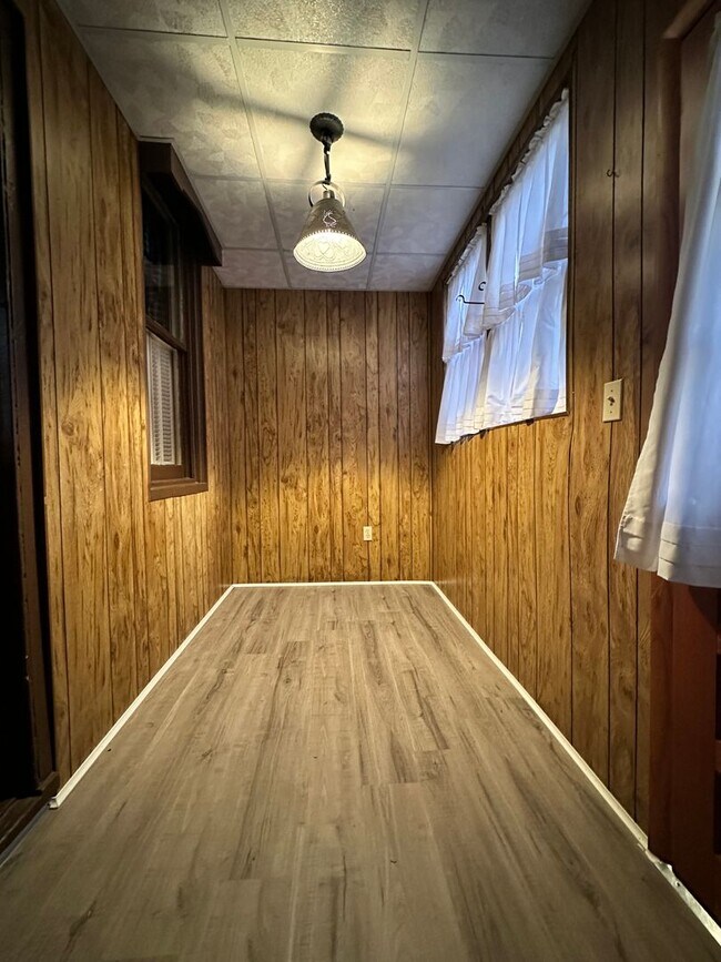 Building Photo - 3 Bedroom 1 Bathroom Myerstown Single Home