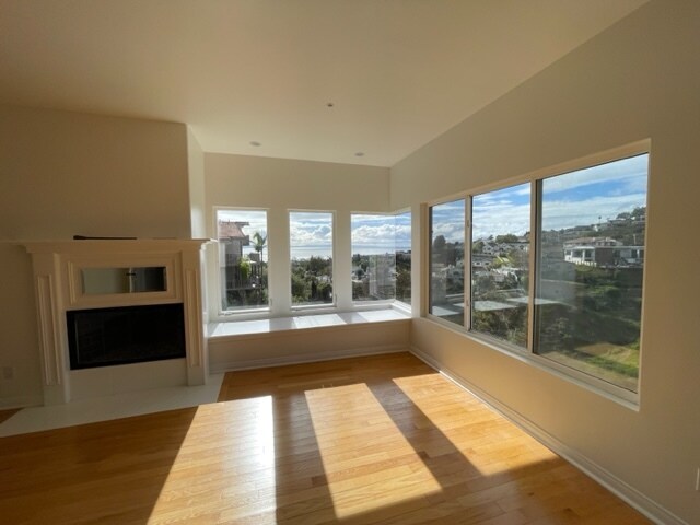 Building Photo - 473 Lincoln Dr