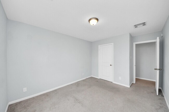 Building Photo - 208 Salange Ln