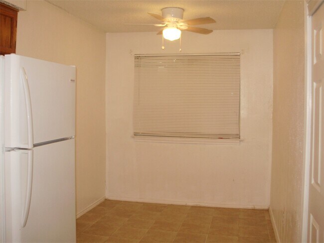Building Photo - 2107 Shiveley Cir