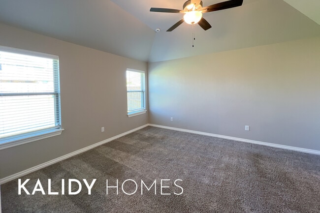 Building Photo - 805 Red River Dr