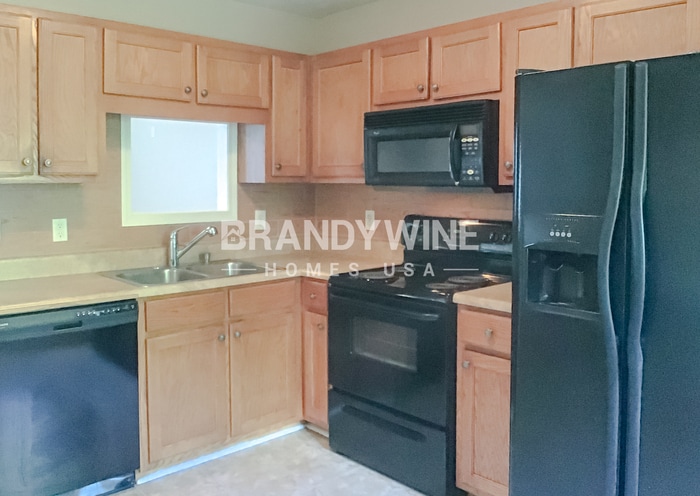 Building Photo - 581 Twin Oaks Ln