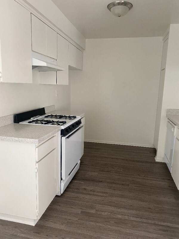 Building Photo - 931 N Highland St