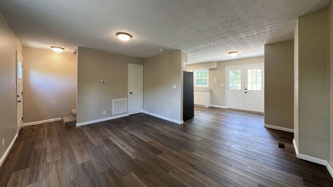 Building Photo - 11472 US HWY 62