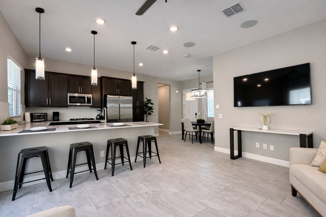 Building Photo - 2506 E Pleasant Ln